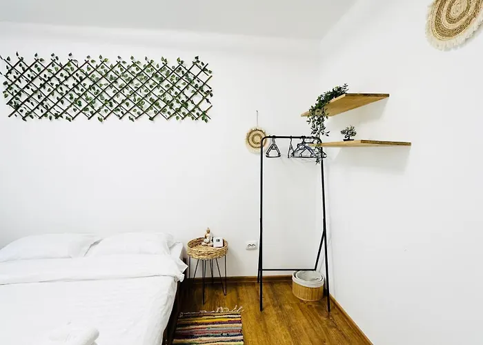 Buddha's Клуж-Напока